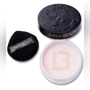 Lunar Beauty Setting Powder in Translucent Light